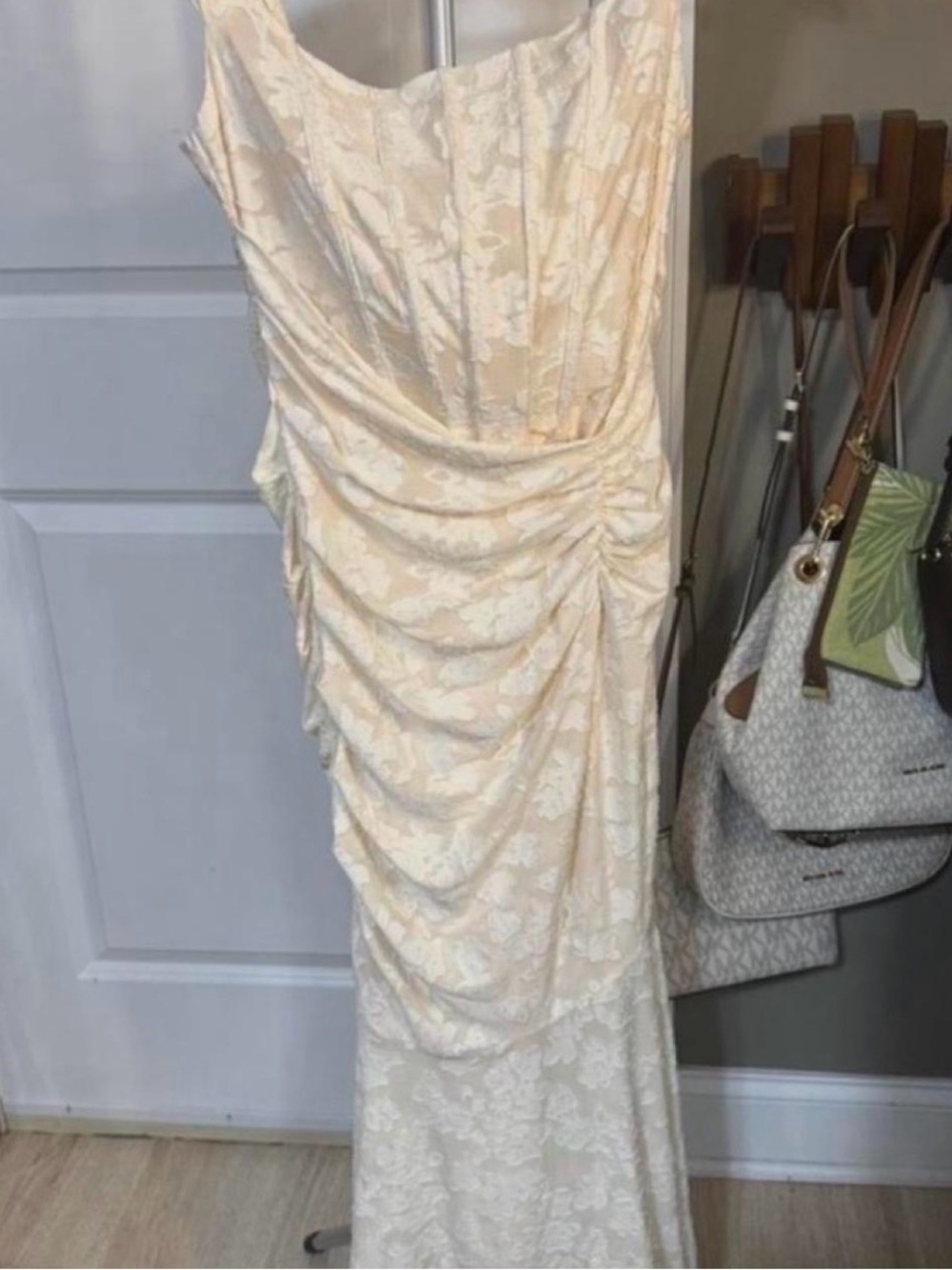 Sleeveless Cream Lace Ruched Wedding Dress